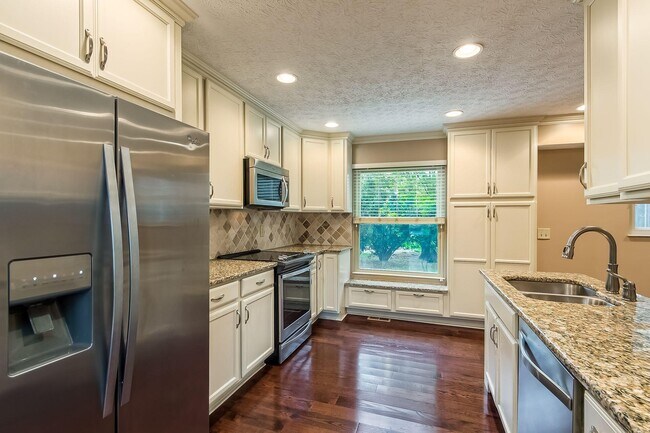 Building Photo - 6881 Erie Ct