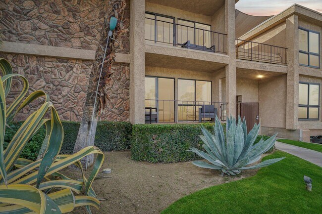 Building Photo - 2727 S Sierra Madre