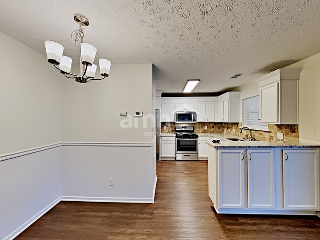Building Photo - 402 Harvest Pl