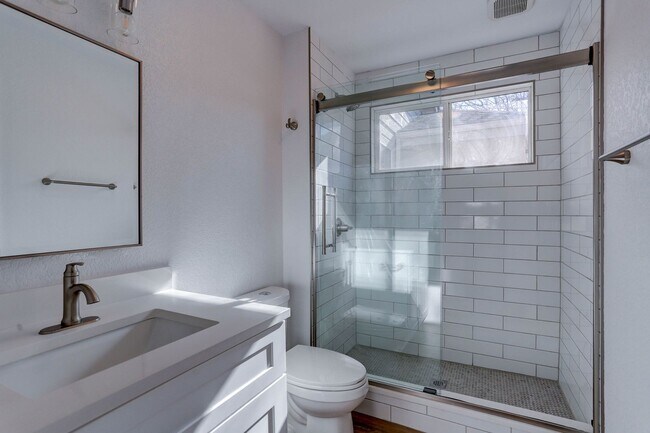 Building Photo - Fully Remodeled 3 Bed/2.5 Bath Northglenn ...