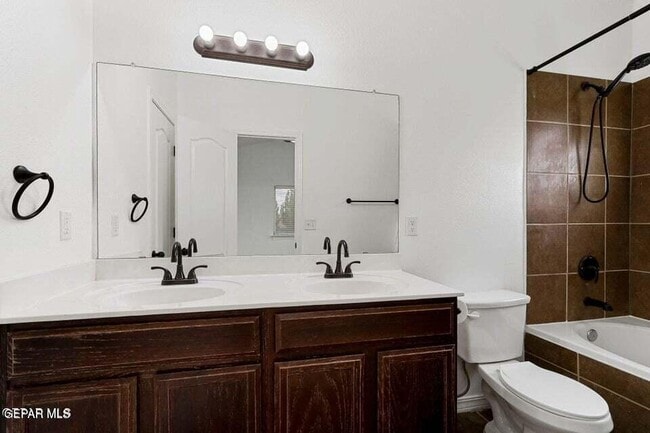 Building Photo - 3745 Loma Brisa Dr