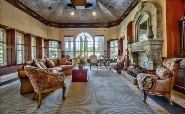 Building Photo - 10961 Burnt Mill Rd