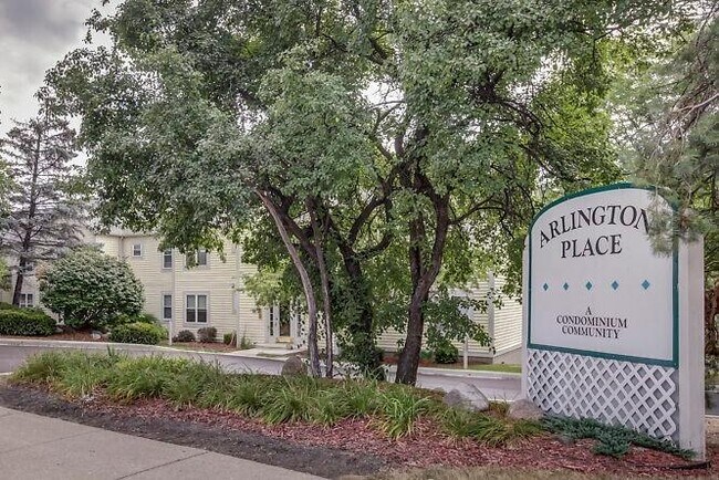 Building Photo - 2221 S Huron Pkwy