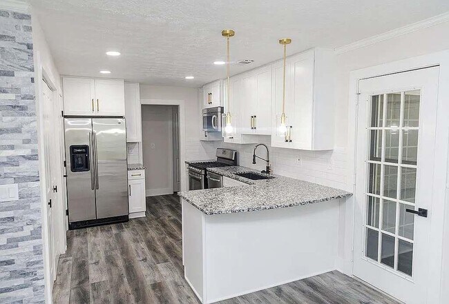 Building Photo - 410 Countryside Pl