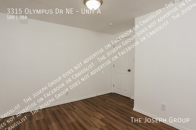 Building Photo - 3315 Olympus Dr NE