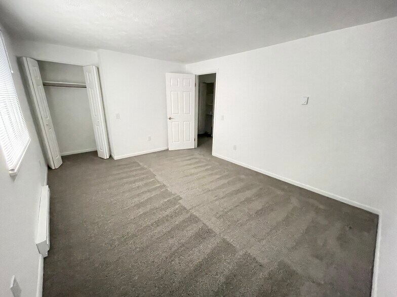 2nd Floor - Front Bedroom - 92 Autumn Chapel Way