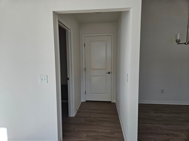 Garage Door - 2330 Hobkirk Loop