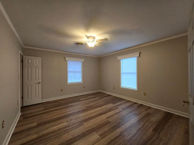 Building Photo - 2370 Wedgefield Rd