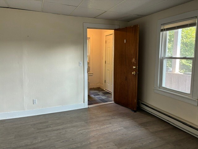 Building Photo - 13 Maple Ave