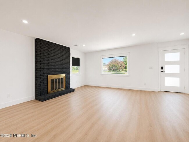 Building Photo - 5419 4th St