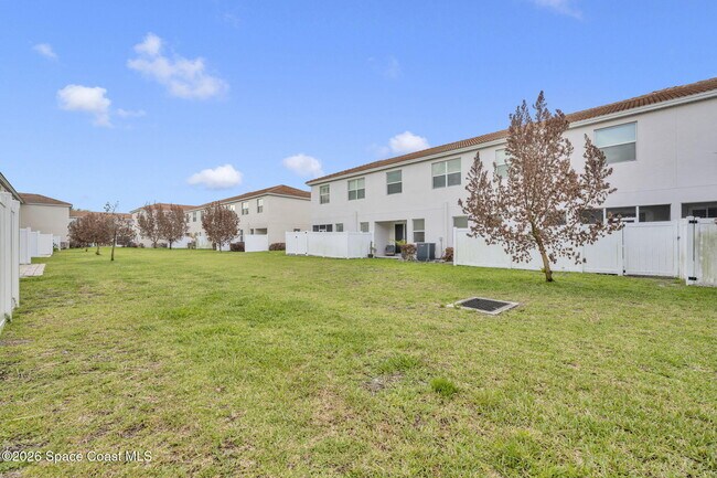 Building Photo - 1445 Isabella Dr