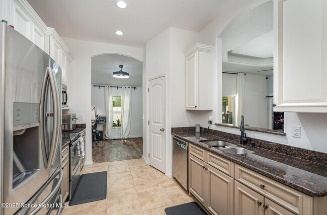 Building Photo - 499 Bayard Ave NE