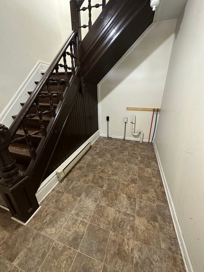 Building Photo - wmai302