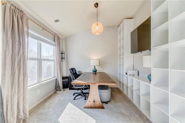 Building Photo - 160 Renford Rd