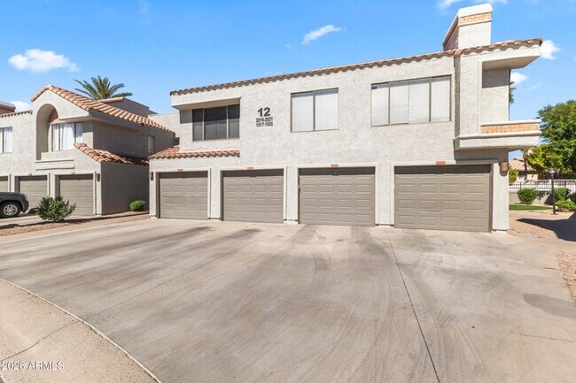 Building Photo - 10055 E Mountainview Lake Dr
