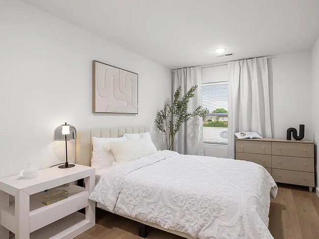 Building Photo - 126 Parris Bridge Rd