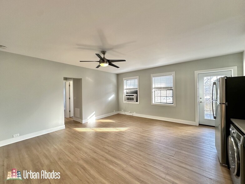 Building Photo - 730 Judson Ave