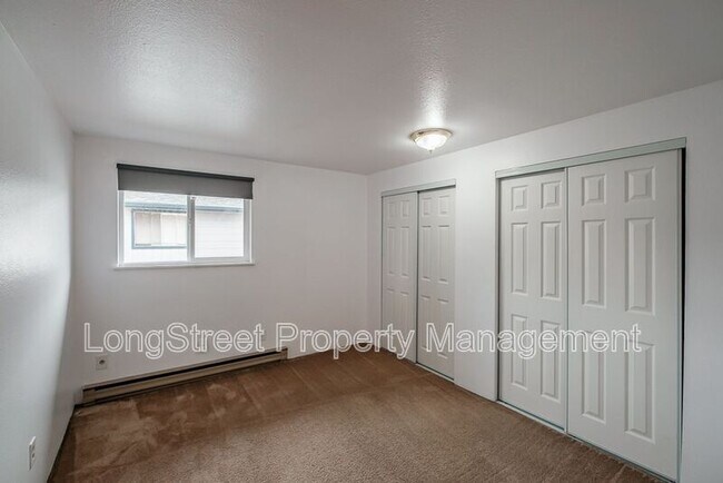 Building Photo - 1950 NW Hayes Ave