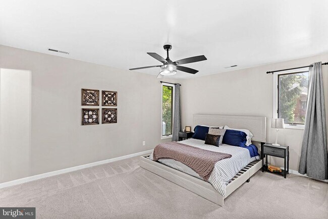 Building Photo - 862 Carrier Dr