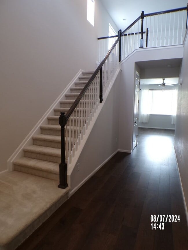 Building Photo - 979 Oleander St