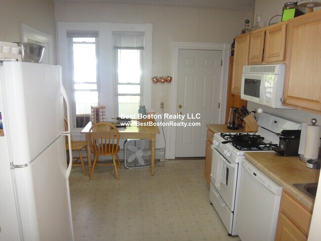 Building Photo - 423 Franklin St