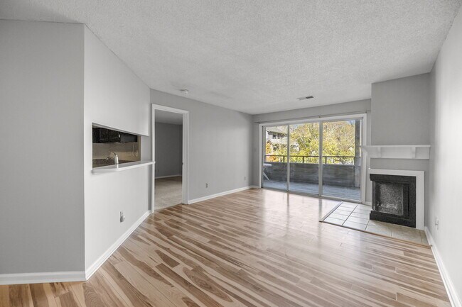 Building Photo - 2505 Stockbridge Dr