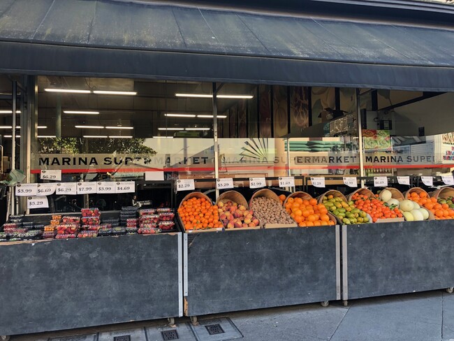 Marina Market on Chestnut - 2791 Greenwich St