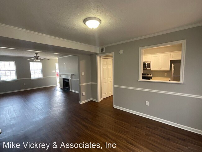 Building Photo - 2 br, 1.5 bath House - 3929 Miramar Court