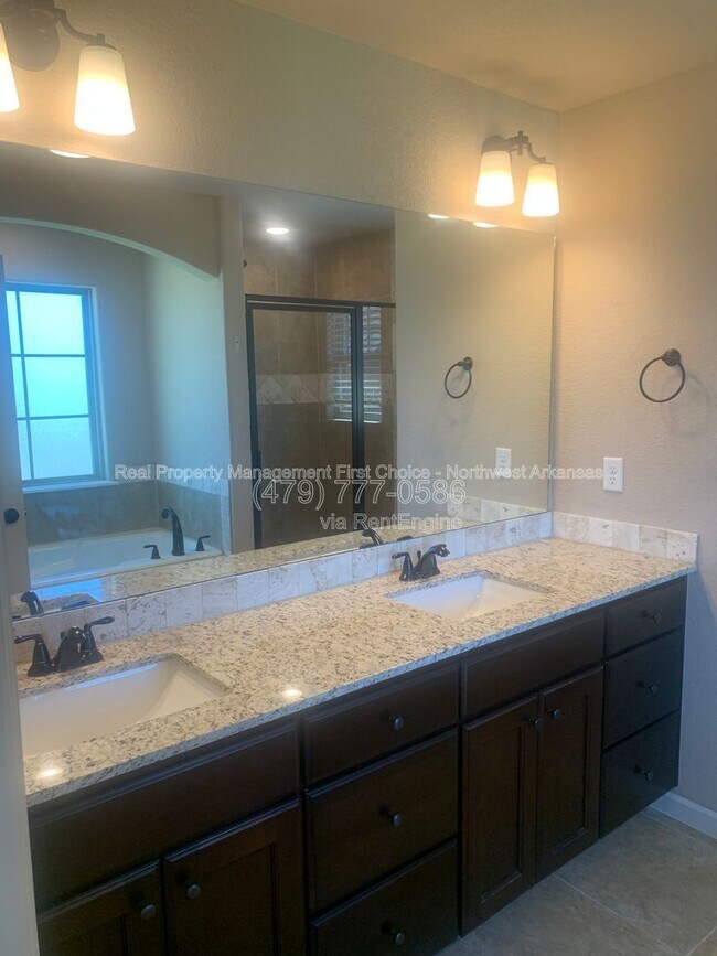 Building Photo - 1630 Abbey Ln