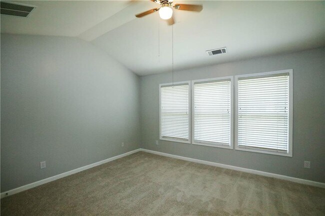 Building Photo - 2158 Staunton Dr