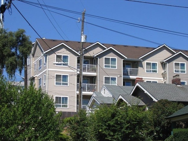 Primary Photo - 4902 Aurora Ave N