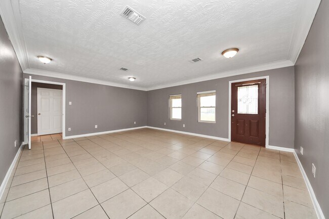 Building Photo - 4402 Ludwig Ln