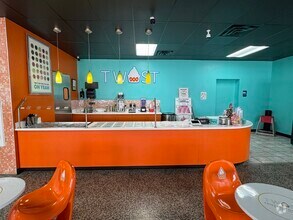 Building Photo - Twist Frozen Yogurt Oscoda