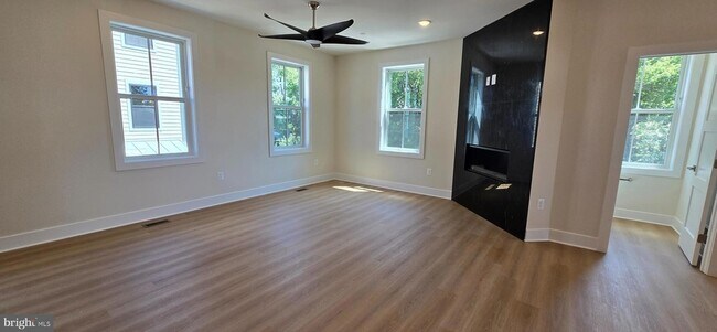 Building Photo - 1 Chapel Alley