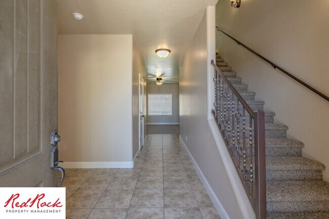 Building Photo - Dog Friendly, Pleasant 4 Bedroom, 2.5 Bathroom Townhome
