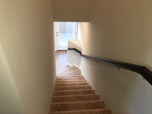 Building Photo - NW Reno Luxury End Unit Townhouse - On the...