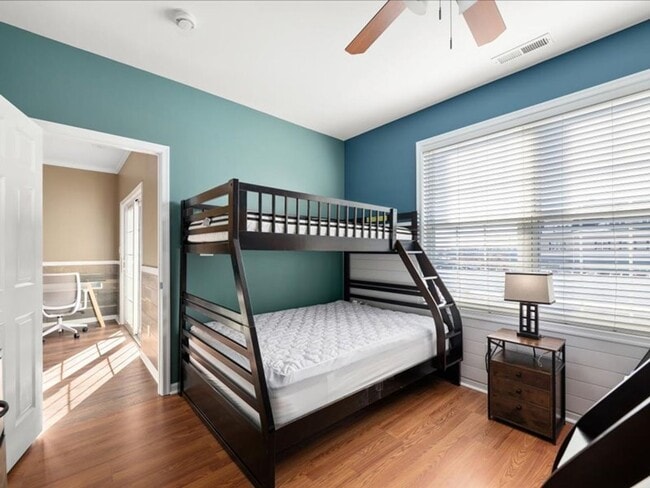 Building Photo - For Rent: Beautifully updated 2-bed/2-bath condo, Sandpiper Village, Rehoboth. $2,000.00/month. P...