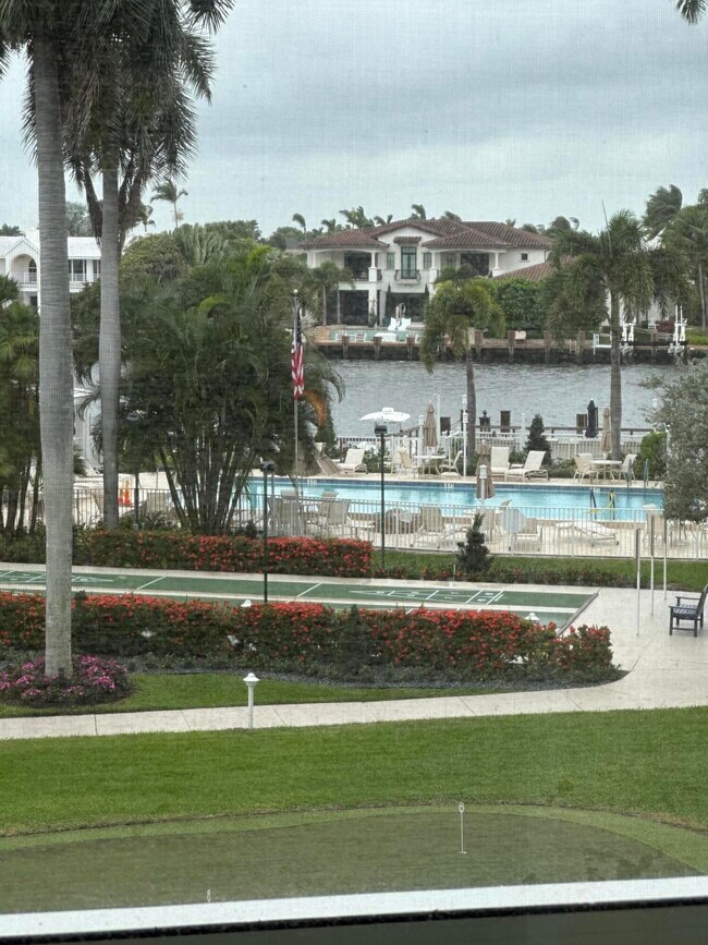 Building Photo - 3224 S Ocean Blvd