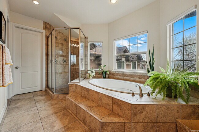 Building Photo - 8201 E 6th Ave