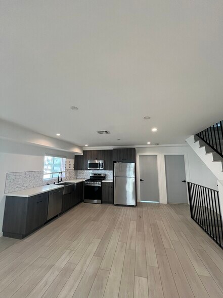 Building Photo - 248 N Dillon St