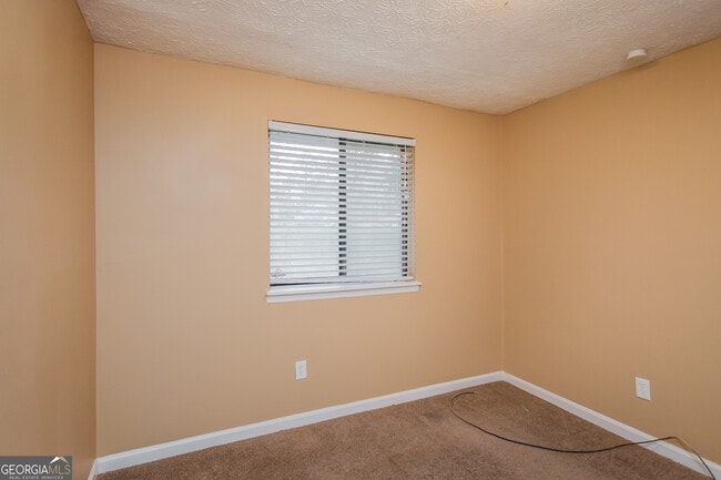 Building Photo - 1912 Singer Way