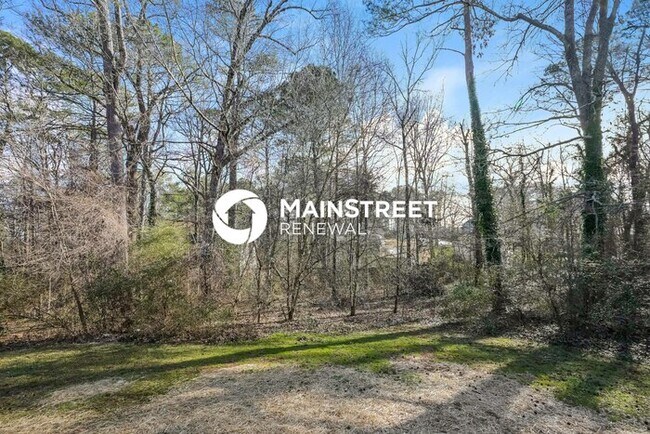 Building Photo - 4 Bedroom Pet-Friendly Home in Ellenwood, GA with Main Street Renewal