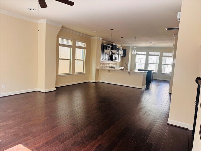 Building Photo - 10009 Spring Shadows Park Cir