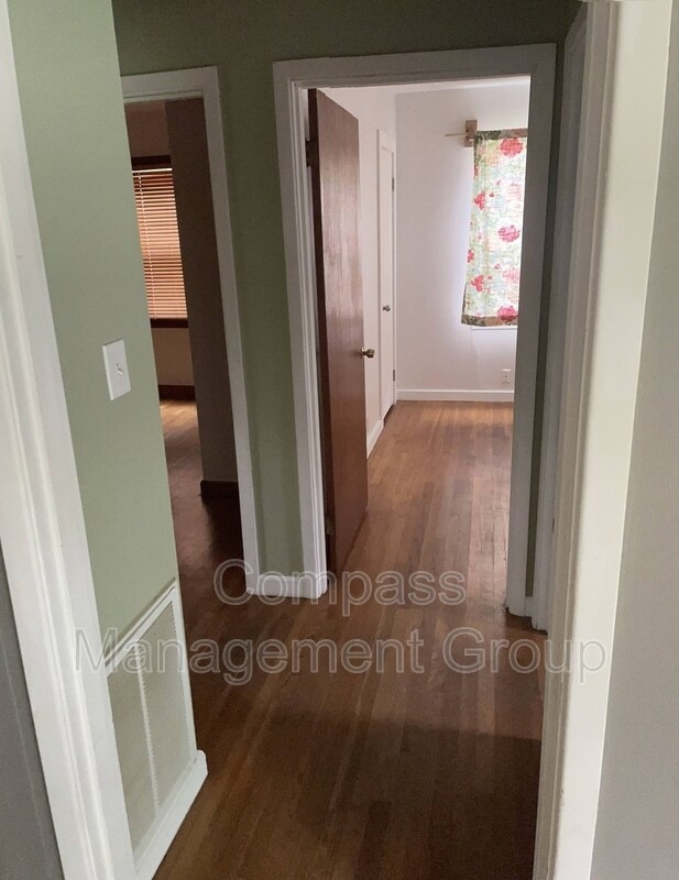 Building Photo - 2911 Davis St SE