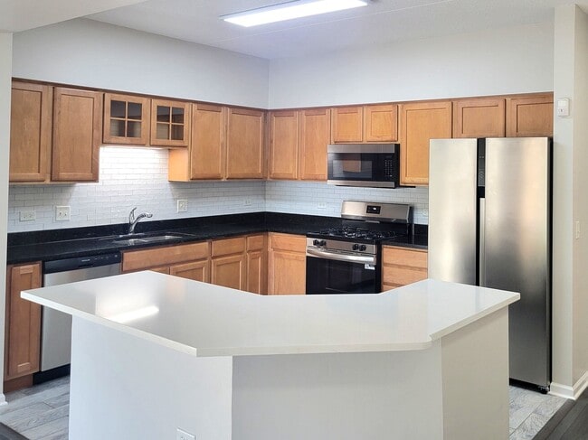 Building Photo - 3451 N Carriageway Dr