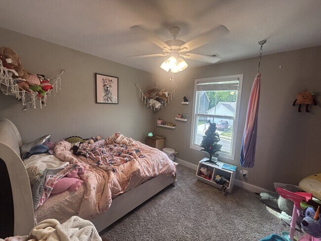Building Photo - 427 Mattingly Dr