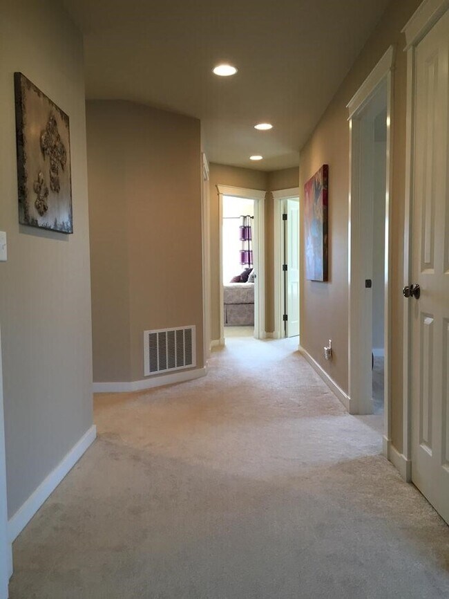 Building Photo - Elegant 4BR Murray Franklin Home in Fernwood Hills | EV Charger | Northshore Schools