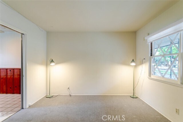 Building Photo - 1600 W Glenoaks Blvd