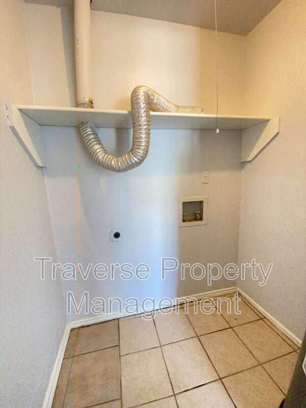 Building Photo - 6812 Trail Lake Dr