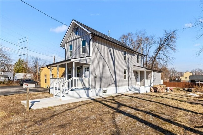 Building Photo - 16 Fisher Ave